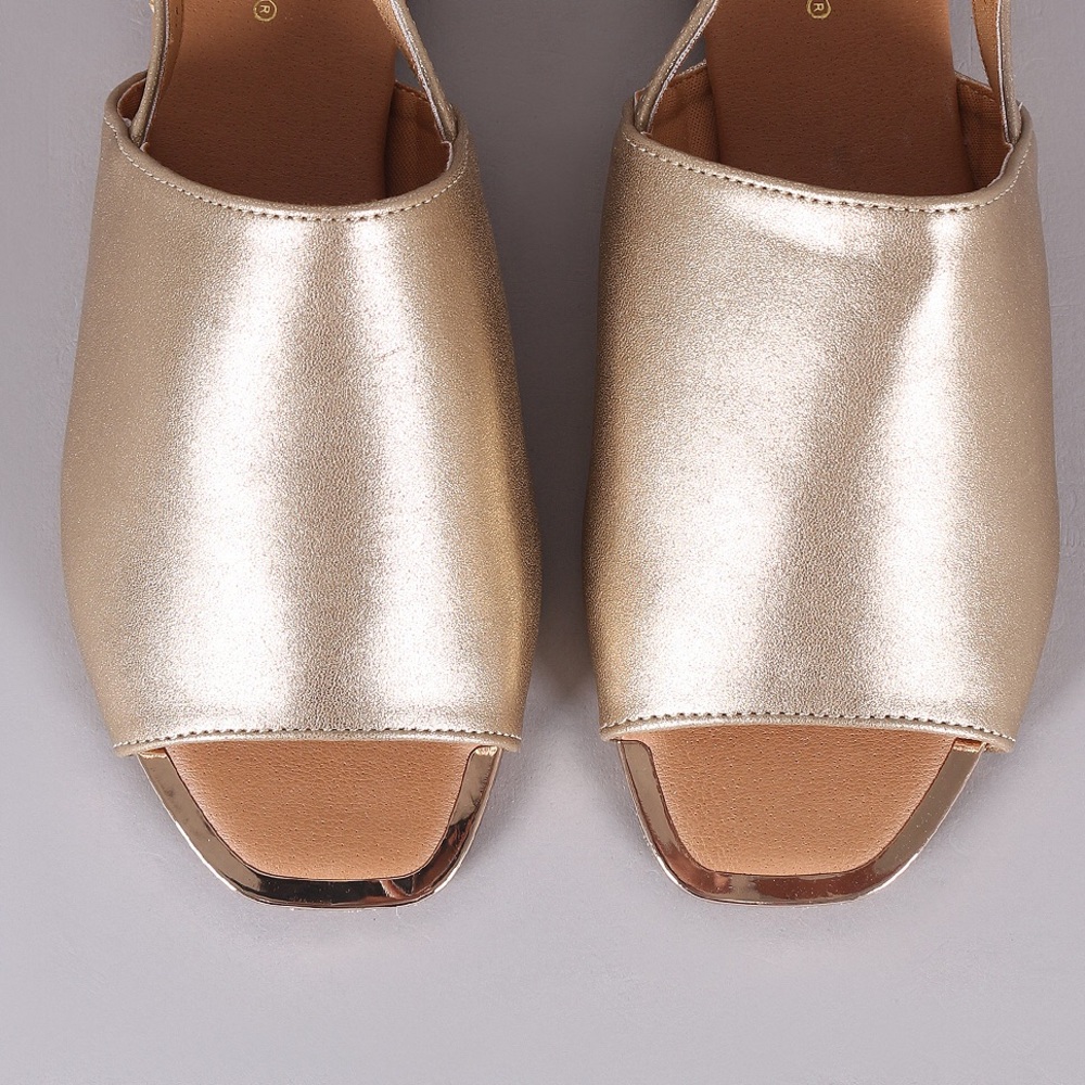 Gold sling back square sandals - Picture 7 of 8